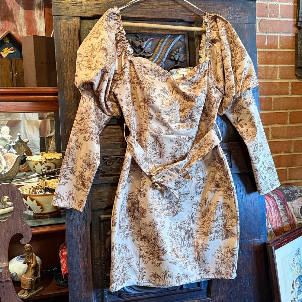 Elegant Printed Dress with Puff Sleeves